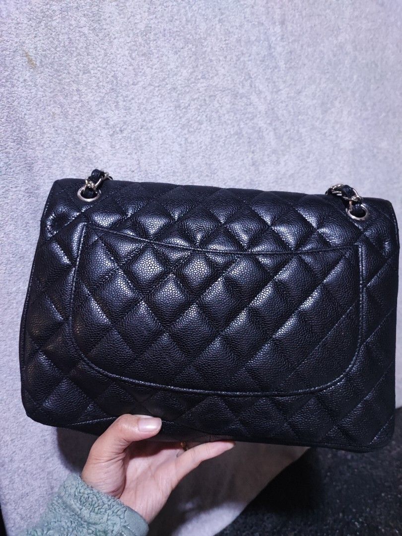 Chanel Double Flap jumbo Bag (Category: Luxury Bags & Wallets) located in Baguio. Submitted by ozara.06 (Listing ID 1469833569, Image 2). Description: Chanel Double flap Jumbo size Issue: May flaw sa loob 1200.