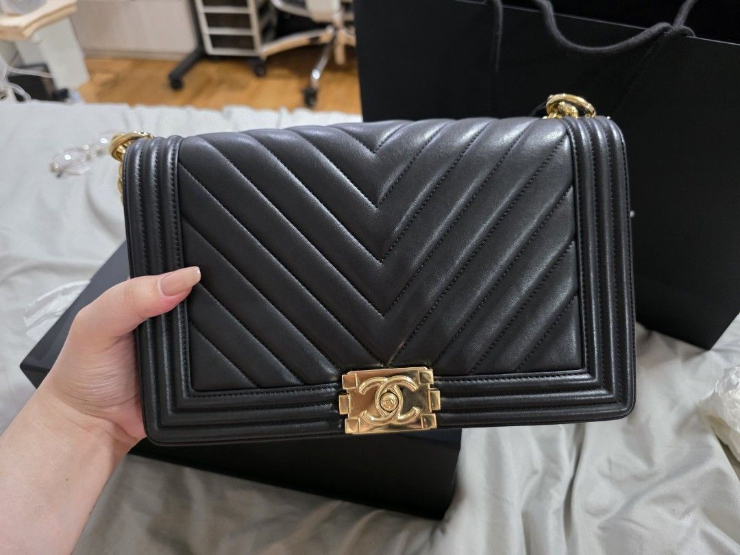 Chanel Le boy New Medium Chevron Calfskin (Category: Luxury Bags & Wallets) located in Mandaluyong City. Submitted by chloebuysthings (Listing ID 1469913133, Image 2). Description: Chanel Le boy new medium series 23 Complete inclusions: cards, papers, dust bag, box, with legit grails authentication. chevron, calfskin, champagne gold hardware.