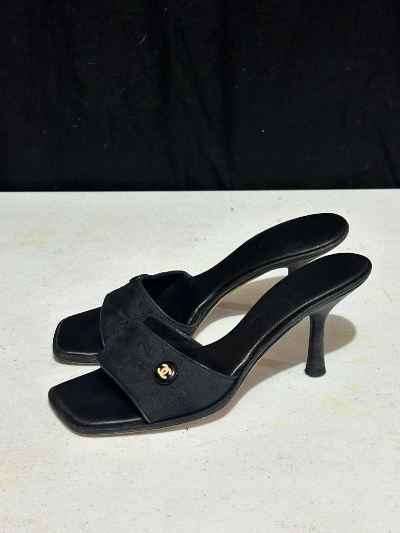 CHANEL sandals EUR 36 (Category: Flats & Sandals) located in Daraga. Submitted by donjim (Listing ID 1469842161, Image 3). Description: Authentic vintage Chanel kitten heels, size 36 on label, still in good condition, rare piece, with box and dustbag.