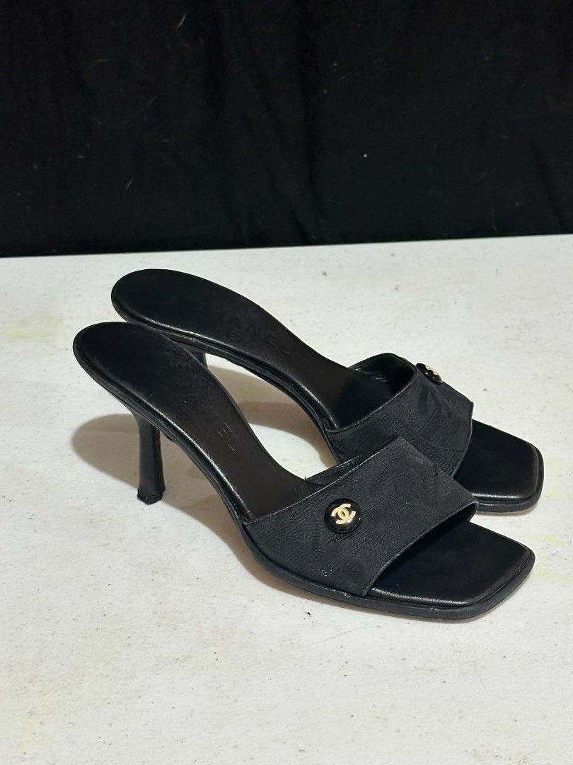 CHANEL sandals EUR 36 (Category: Flats & Sandals) located in Daraga. Submitted by donjim (Listing ID 1469842161, Image 2). Description: Authentic vintage Chanel kitten heels, size 36 on label, still in good condition, rare piece, with box and dustbag.