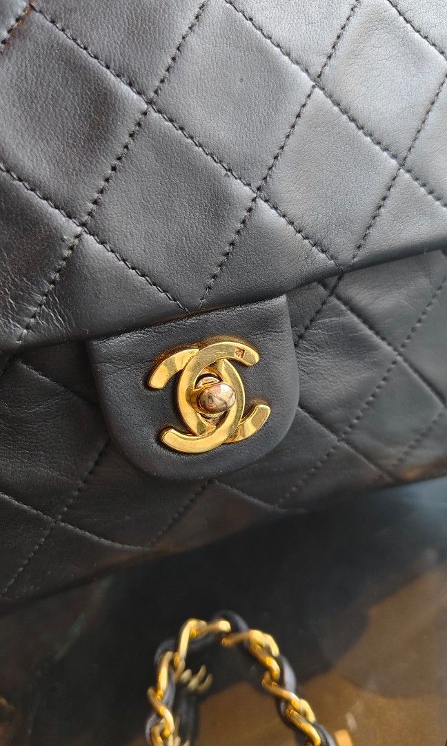 Chanel small size 💯 (Category: Cross-body Bags) located in Andop. Submitted by dailyluxxurybrands (Listing ID 1469890150, Image 2). Description: authentic 💯 chanel small size in excellent condition intact holo sticker.