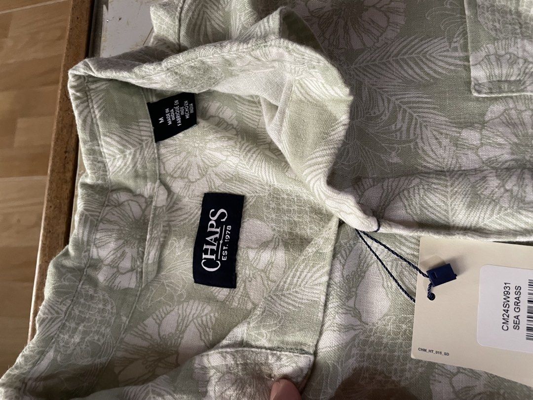Chaps Men's Sea Grass Floral Polo (Category: Tshirts & Polo Shirts ) located in Malungon. Submitted by maxxyyy1 (Listing ID 1469829680, Image 2). Description: Polo Shirt Chaps Brand New Size Medium! .