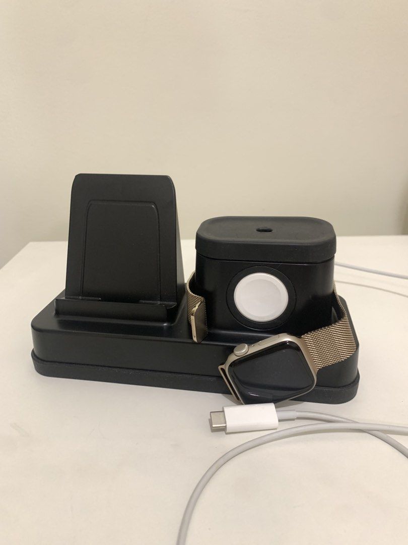 Charging Dock Stand (Category: Mounts & Holders) located in Pasig City. Submitted by lovedbyri (Listing ID 1469834154, Image 2). Description: Watch and charger NOT included. For demo purpose ONLY..