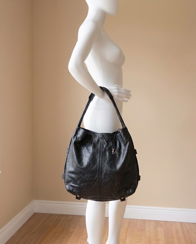 CHAT CHAT HOBO BLACK LEATHER BAG (Category: Shoulder Bags) located in Marikina City. Submitted by minimalistmanila (Listing ID 1469899775, Image 1). Description: Genuine Chat Chat black hobo leather bag. M/L roomy size. 15-16 inches width and 12-13 inches height, bag strap not included. Semi soft leather. Never used. Purchased in Singapore. Worth P7,500. Order now! .