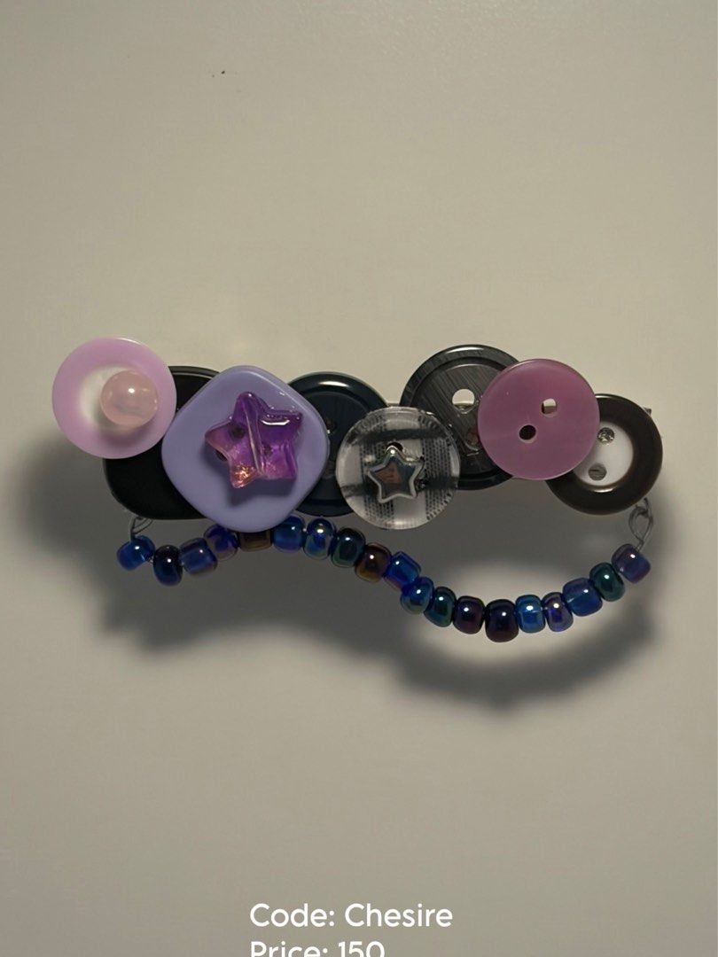 Chesire Clip (Category: Hair Accessories) located in Makati City. Submitted by oddblings (Listing ID 1469888388, Image 1). Description: ୨୧ ODDBLINGS — Handmade Button Clips ୨୧ ୶ RARELY ORDINARY. Catch us… if you can. ୶ Looking for something cute, unique, and a little out of the ordinary? You’ve found us! ♡ Welcome to Oddblings, a small handmade accessories brand bringing our little creations to life, one button at a time. Every clip is handmade w