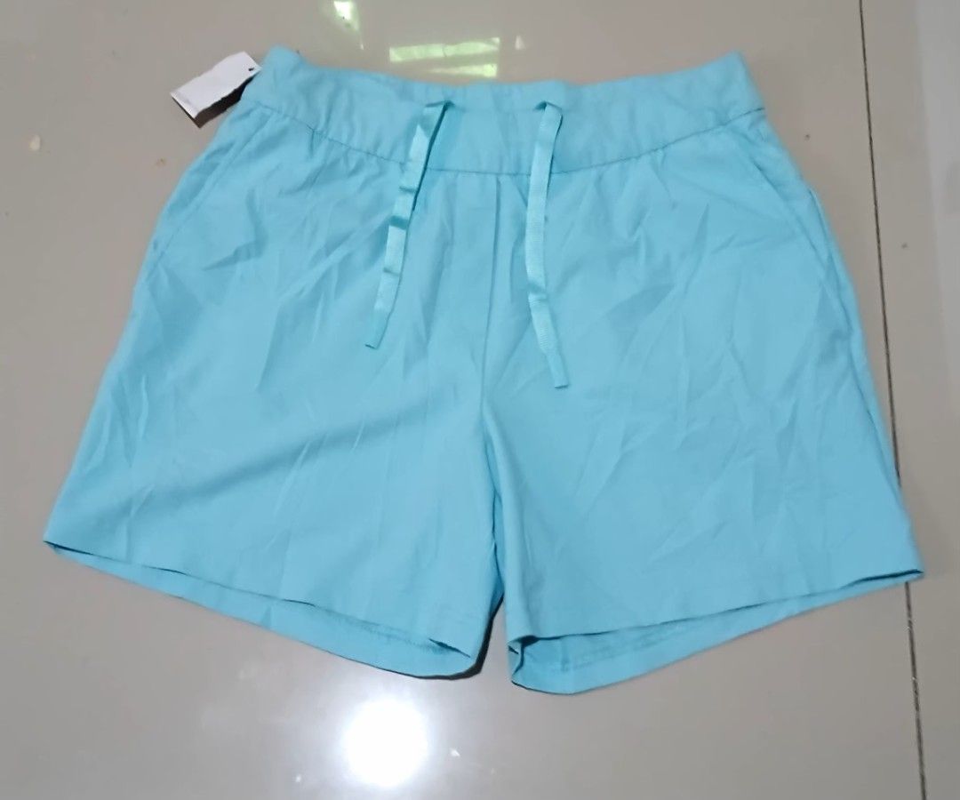 Chino short Nike (Category: Shorts) located in Bacolod City. Submitted by cadizthrifter (Listing ID 1469907785, Image 1). Description: small size good for daily activities stretchable inner lace as new condition.