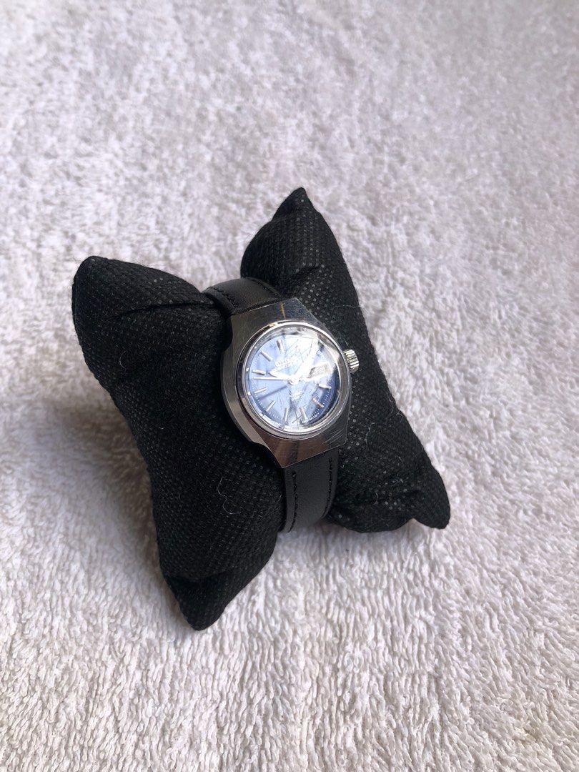 Citizen Cosmostar V2 Automatic (Category: Women's Watches) located in Dagupan City. Submitted by alex123345 (Listing ID 1469913254, Image 2). Description: Citizen Cosmostar V2 Automatic Brand: Citizen Model: Cosmostar V2 (Ladies) Reference: 4-660535 / 6600-661220 Watch Movement: Citizen Caliber 6600 Automatic (Self-winding, 21 Jewels, 28,800 bph hi-beat) Power Source: Automatic / Mechanical (No battery needed) Dial Details: Sunburst Blue Dial, Da