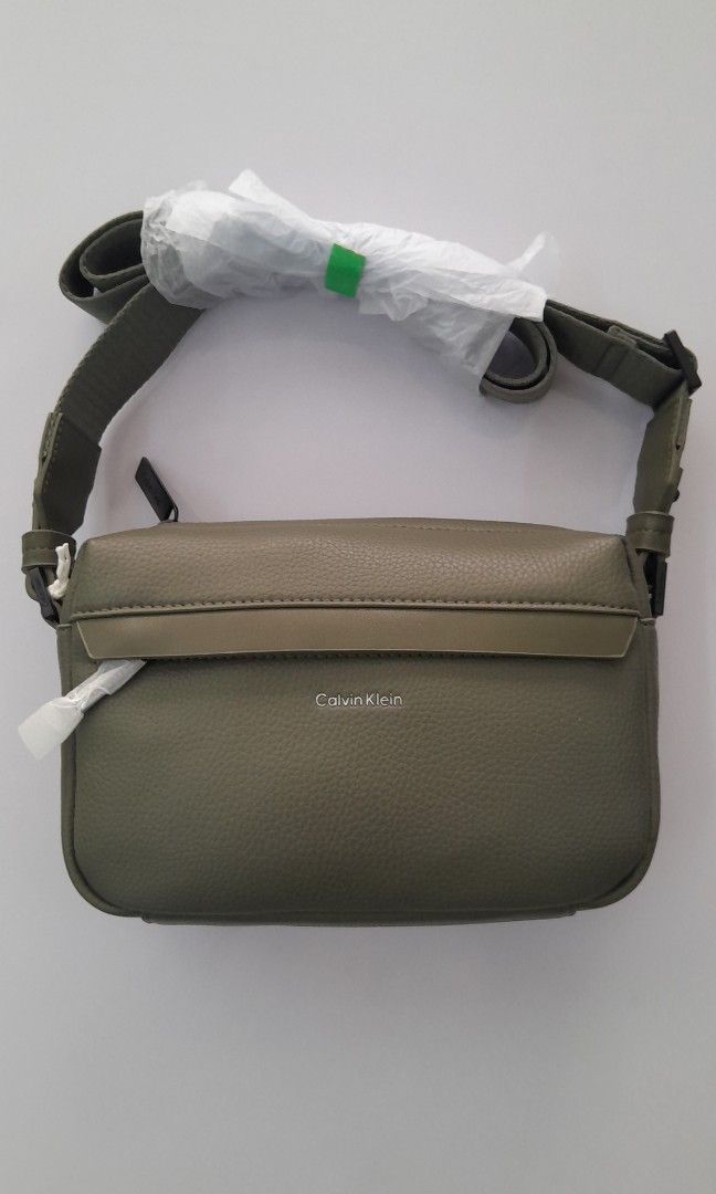 Ck Must Camera Bag (Category: Sling Bags) located in Victoria. Submitted by wearnsel (Listing ID 1469795910, Image 2). Description: Ck Must Camera Bag 💯 Original Brandnew Available in 2 colors: Army green (1) Gray (1) P3,650 Items from Australia DISCLAIMER: We are not affiliated with any of the brands mentioned in our post. All copyrights are solely of the original brand owner..