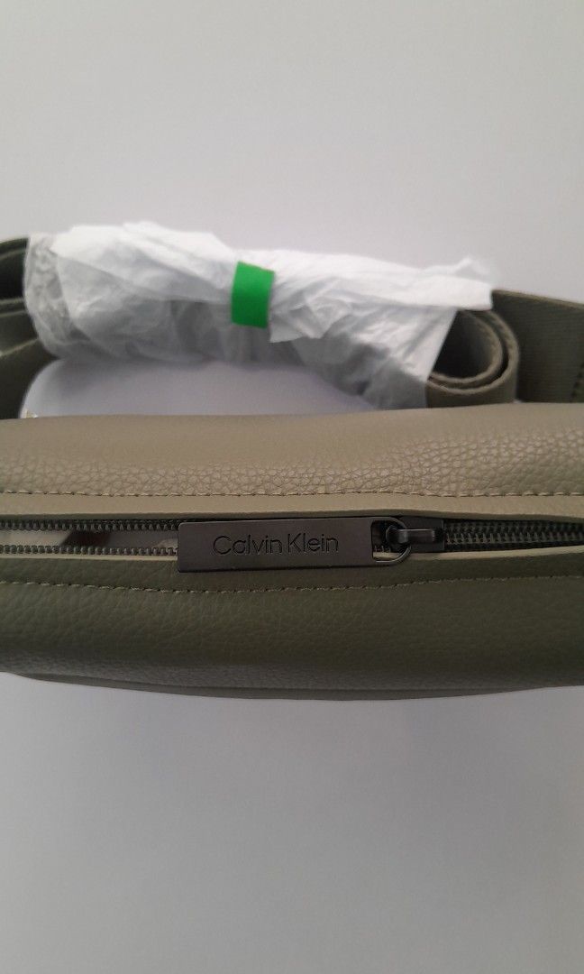 Ck Must Camera Bag (Category: Sling Bags) located in Victoria. Submitted by wearnsel (Listing ID 1469795910, Image 3). Description: Ck Must Camera Bag 💯 Original Brandnew Available in 2 colors: Army green (1) Gray (1) P3,650 Items from Australia DISCLAIMER: We are not affiliated with any of the brands mentioned in our post. All copyrights are solely of the original brand owner..