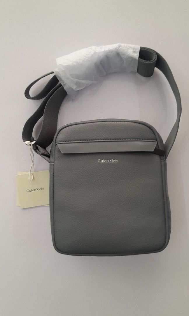CK Must Reporter Bag (Category: Sling Bags) located in Victoria. Submitted by wearnsel (Listing ID 1469795494, Image 1). Description: Ck Must Reporter Bag 💯 Original Brandnew P3,450 Items from Australia DISCLAIMER: We are not affiliated with any of the brands mentioned in our post. All copyrights are solely of the original brand owner..