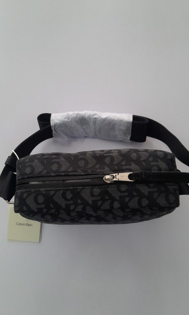 Ck Unstructured Monogram Camera Bag (Category: Cross-body Bags) located in Victoria. Submitted by wearnsel (Listing ID 1469796536, Image 3). Description: Ck Unstructured Monogram Camera Bag 💯 Original Brandnew P3,950 Items from Australia DISCLAIMER: We are not affiliated with any of the brands mentioned in our post. All copyrights are solely of the original brand owner..