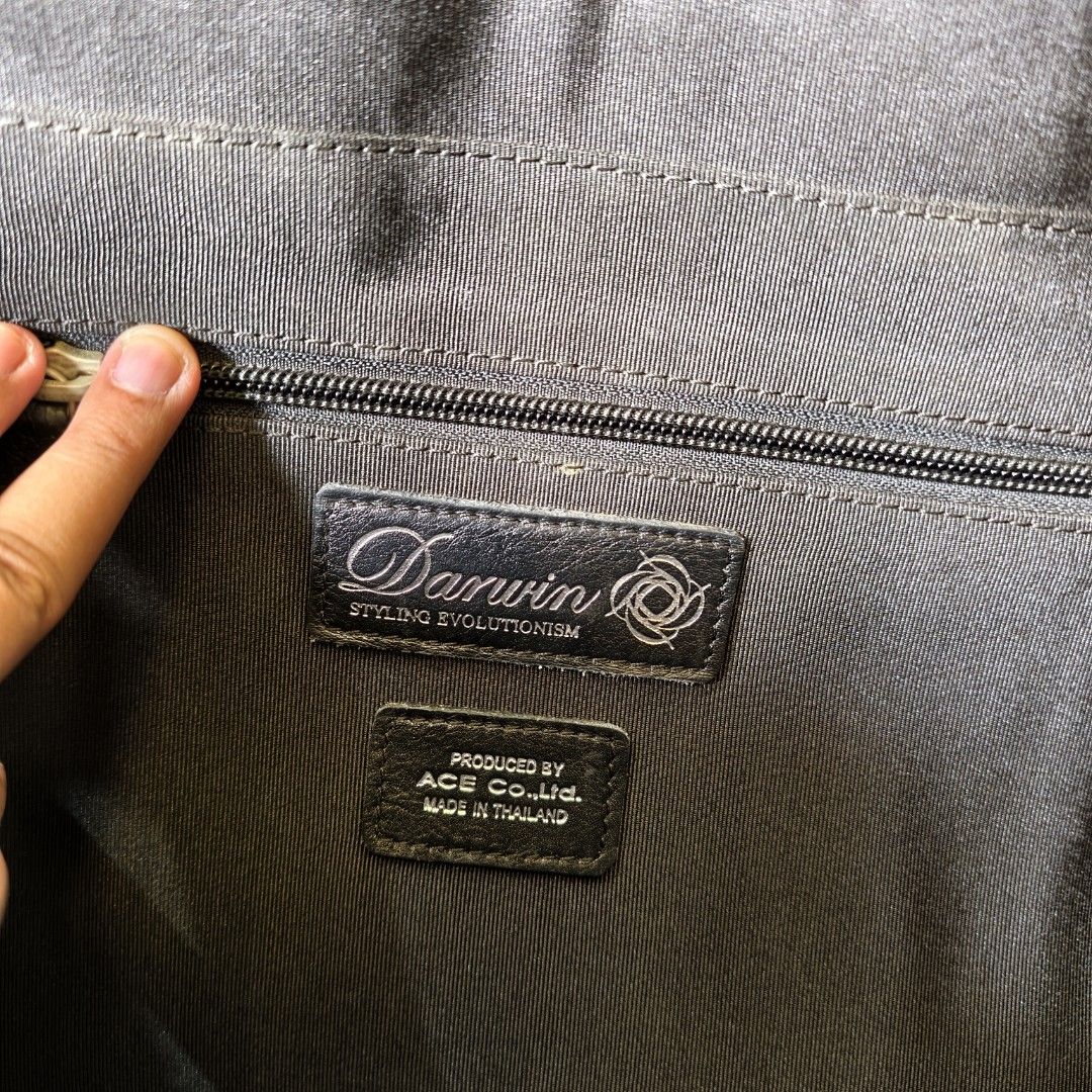 Classic Darwin Business Bag (Category: Luxury Bags & Wallets) located in Antipolo. Submitted by millennialthrifter (Listing ID 1469903217, Image 3). Description: 💼🖤 CLASSIC DARWIN BUSINESS BAG! 🇯🇵✨ A sleek and professional black business bag by Darwin – Styling Evolutionism. Perfect for office, business meetings, and everyday work essentials! ✅Brand: Darwin ✅ Classic black design with leather accents ✅ Spacious compartments with zipper closur