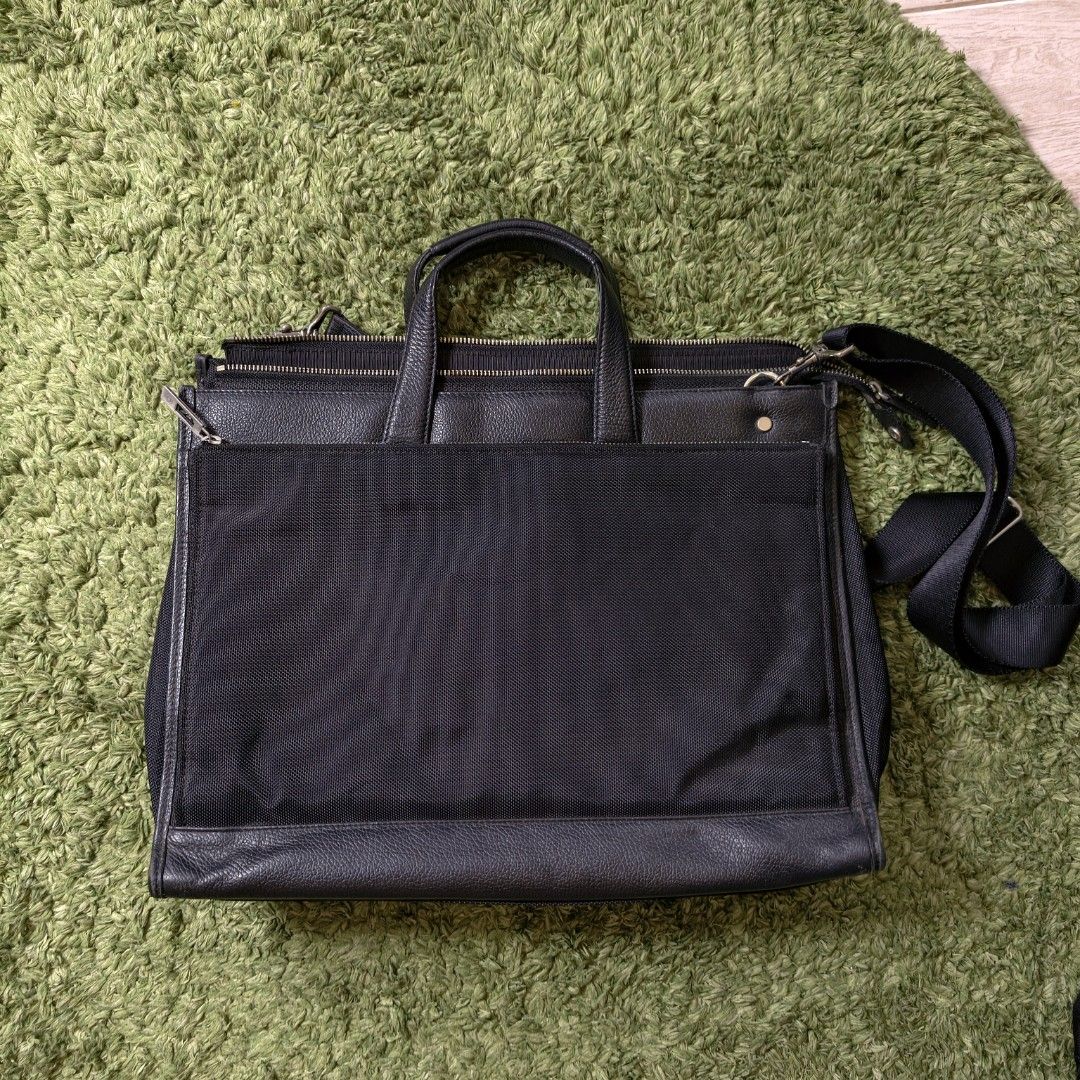 Classic Darwin Business Bag (Category: Luxury Bags & Wallets) located in Antipolo. Submitted by millennialthrifter (Listing ID 1469903217, Image 2). Description: 💼🖤 CLASSIC DARWIN BUSINESS BAG! 🇯🇵✨ A sleek and professional black business bag by Darwin – Styling Evolutionism. Perfect for office, business meetings, and everyday work essentials! ✅Brand: Darwin ✅ Classic black design with leather accents ✅ Spacious compartments with zipper closur