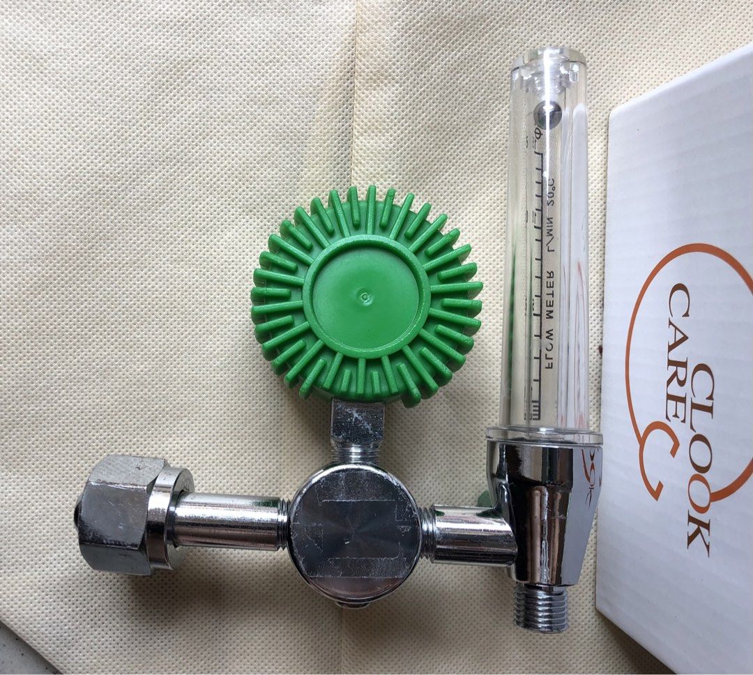 Clock Care Oxygen Regulator Pressure Gauge Only (Category: Medical Supplies & Tools) located in Quezon City. Submitted by lots2love (Listing ID 1469797257, Image 3). Description: Clock Care Oxygen Regulator Pressure Gauge only - Note: Does not include Humidifier Bottle (pwede makabili sa online platforms) - We bought this brand new from a medical supplier as spare only for another oxygen tank (para in case maubos ang isang tank, may nakaready nan