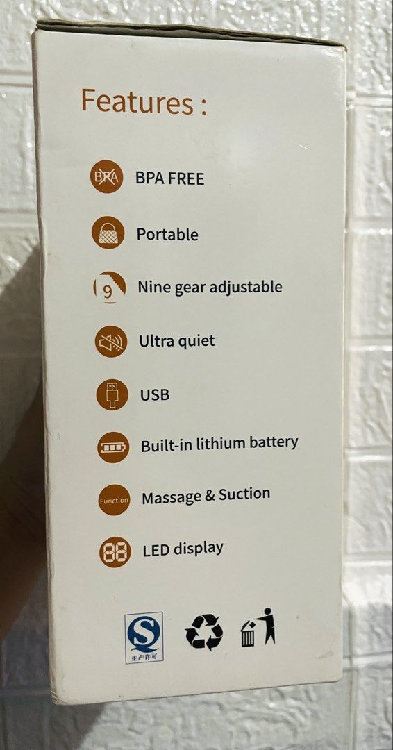 Cmbear breast pump (Category: Breastfeeding & Bottle Feeding) located in Manila. Submitted by myshanshine (Listing ID 1469783410, Image 3). Description: Cmbear hand helf electric breast pump Nine gear adjustable Ultra quiet Built-in lithium battery LED display.