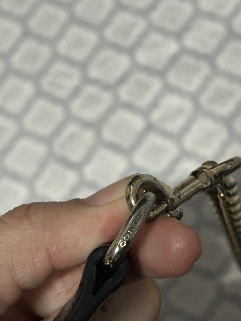 Coach (Category: Luxury Bags & Wallets) located in Angeles City. Submitted by filmbytrs (Listing ID 1469857926, Image 3). Description: Coach Rubber lining issue only and slightly faded hardwares.