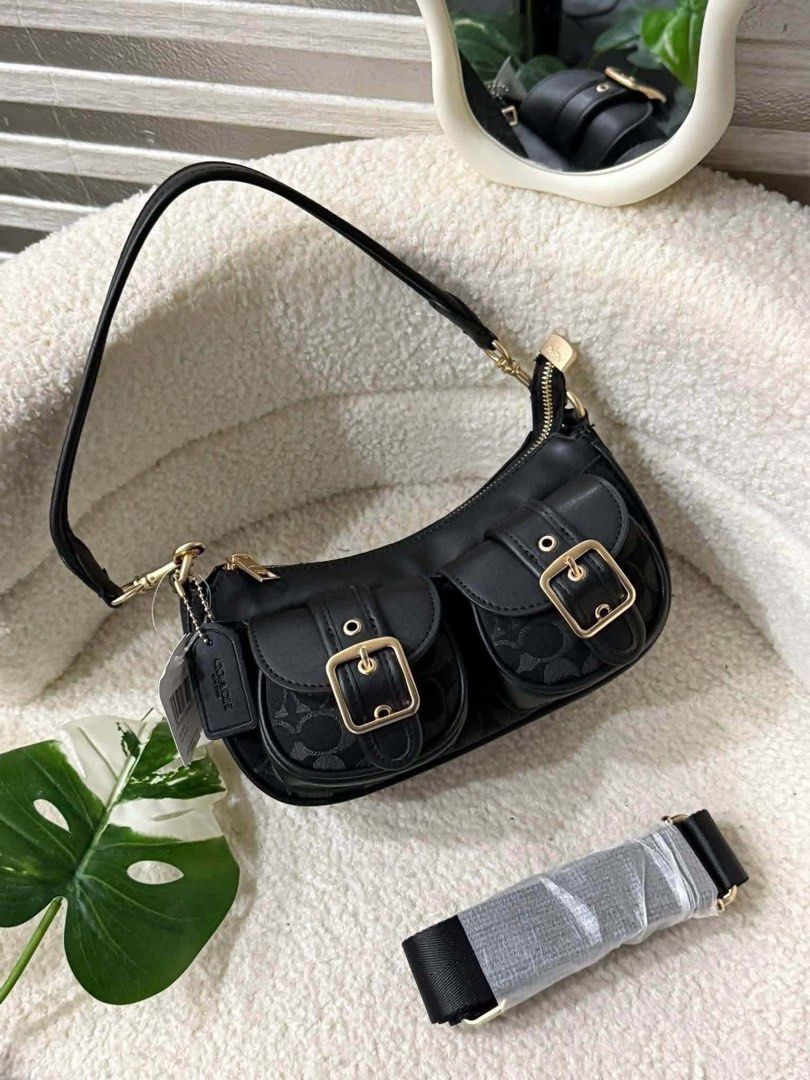 Coach Ashton Baguette Bag (Category: Shoulder Bags) located in Quezon City. Submitted by stuffs.hellyy (Listing ID 1469931300, Image 1). Description: made in vietnam two way! ( can be sling/shoulder bag).