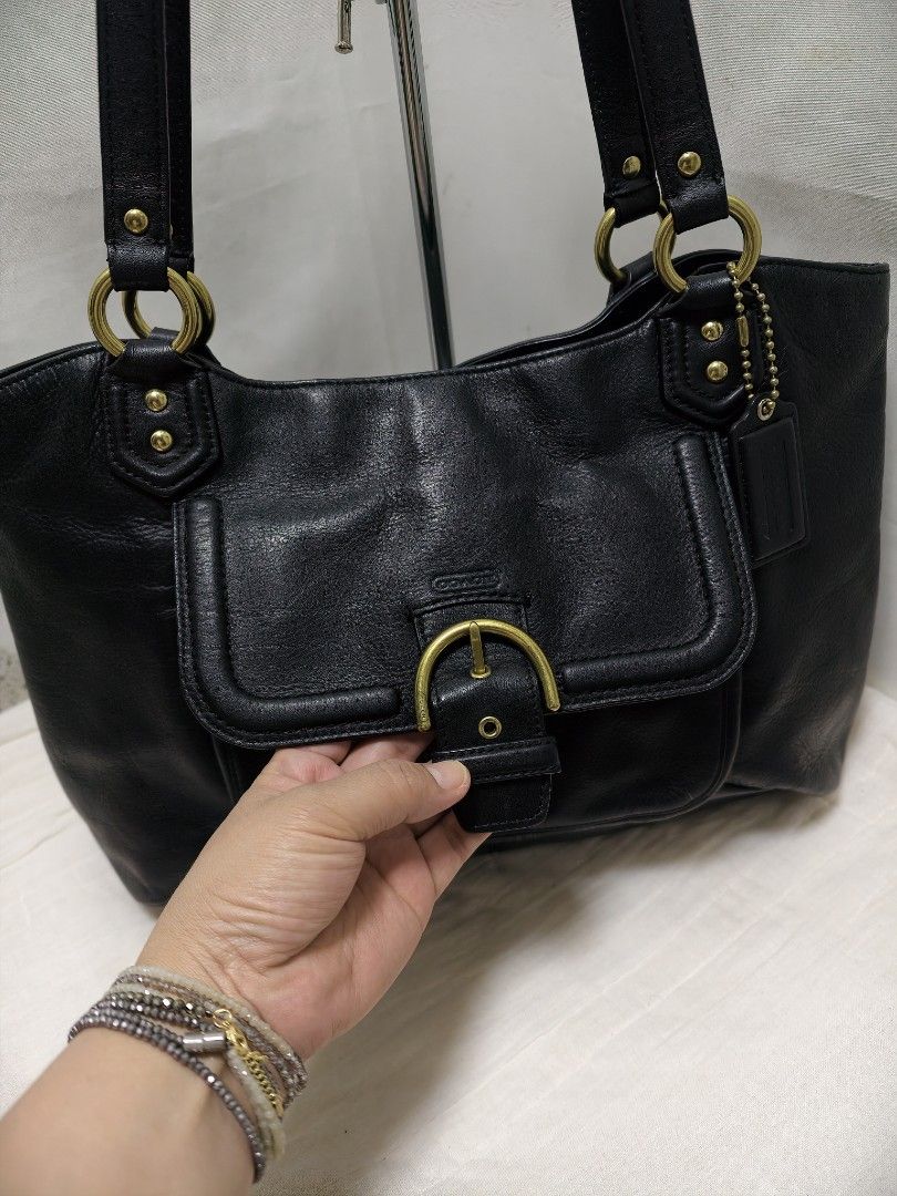 Coach Campbell Belle Carryall shoulder bag (Category: Luxury Bags & Wallets) located in Quezon City. Submitted by calmbird.3f2102 (Listing ID 1469894418, Image 2). Description: office bag,looks new, gold hardwares..