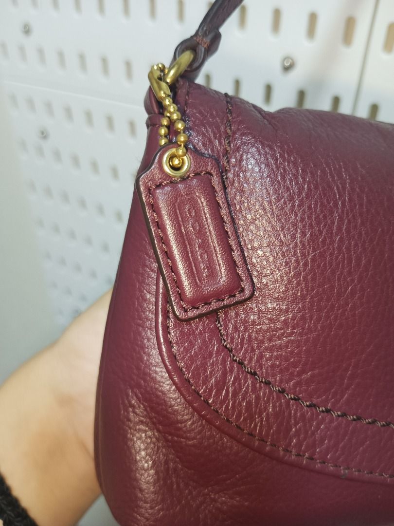 coach Campbell leather (Category: Luxury Bags & Wallets) located in Caloocan City. Submitted by _jennytots (Listing ID 1469876488, Image 3). Description: rfs: need funds.