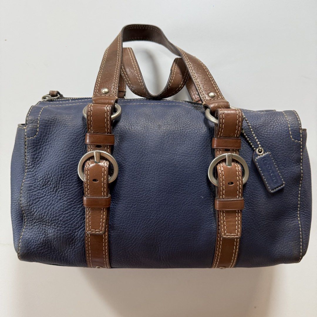 Coach chelsea pebble leather (Category: Shoulder Bags) located in Cavite. Submitted by kalebfindsluxs (Listing ID 1469896973, Image 2). Description: Coach chelsea pebble leather Good Sign of usage Check details - 2k + sf Loc cavite Jnt / lalamove .