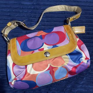 (Category: ) located in . Submitted by thegoodandthebag (Listing ID 1469921686, Image 1). Description: .