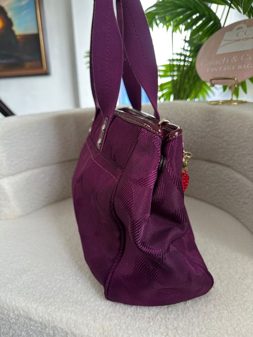 Coach Purple Shoulder Bag (Category: Shoulder Bags) located in Dagupan City. Submitted by emmanreyes (Listing ID 1469813263, Image 3). Description: .