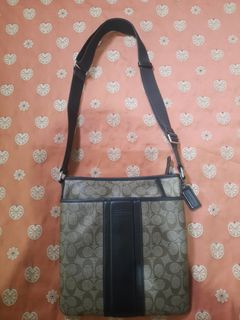(Category: ) located in . Submitted by declutter_bags22 (Listing ID 1468946933, Image 1). Description: .