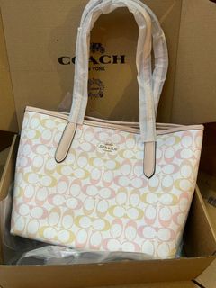 (Category: ) located in . Submitted by fashion_collection (Listing ID 1469814823, Image 1). Description: .