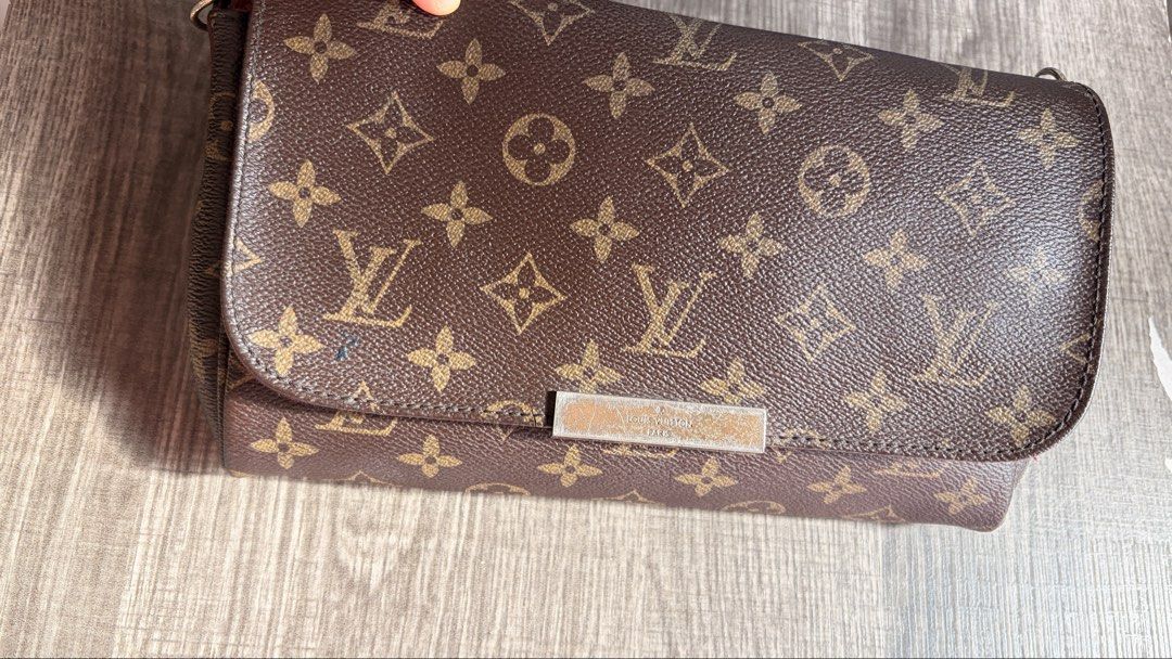 CODED: LV BAG (Category: Luxury Bags & Wallets) located in Makati City. Submitted by sophiajoyb (Listing ID 1469813649, Image 2). Description: CODED LV VINTAGE BAG price is still negotiable for sure buyer location: Makati City near MRT MAGALLANES station.