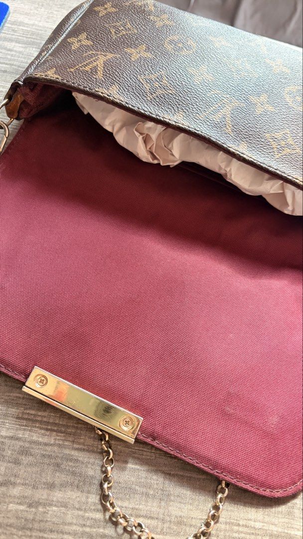 CODED: LV BAG (Category: Luxury Bags & Wallets) located in Makati City. Submitted by sophiajoyb (Listing ID 1469813649, Image 3). Description: CODED LV VINTAGE BAG price is still negotiable for sure buyer location: Makati City near MRT MAGALLANES station.