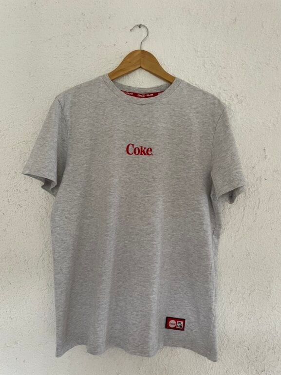 COKE TSHIRT EMBROIDERED LOGO (Category: Tshirts & Polo Shirts ) located in Las Pinas. Submitted by rafabenito (Listing ID 1469898715, Image 1). Description: Good as new No issues .
