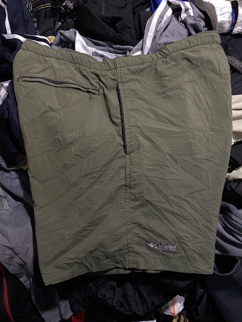 Columbia - Nylon Mens / Short - Nylon (Category: Shorts) located in General Santos City (Dadiangas). Submitted by castilloed98 (Listing ID 1469945281, Image 1). Description: Columbia - Treekshort Nylon / Army Green Size.32-34 X 18 No Issue 💵700 + SF✈️ DM📩 📍Gensan..