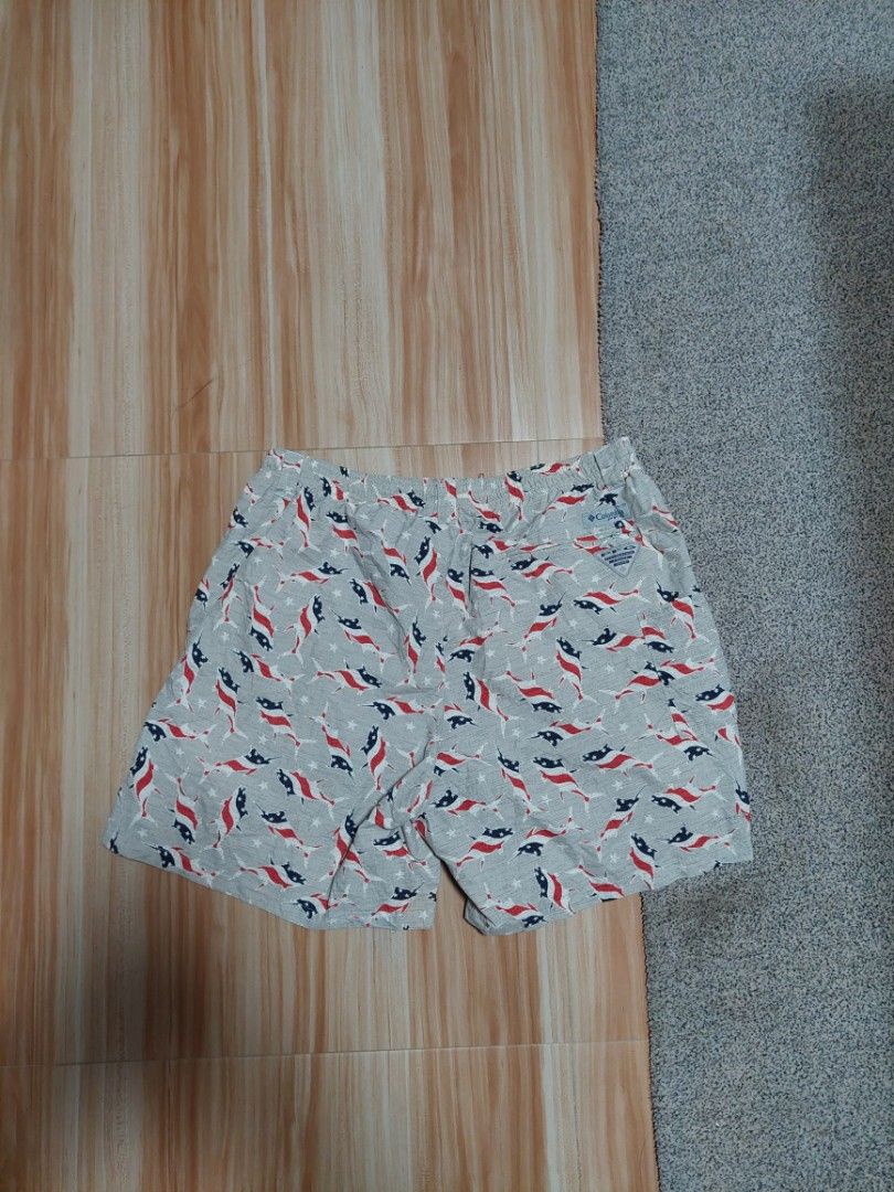Columbia PFG Shorts (Category: Shorts) located in Ilog. Submitted by mikesthrift_ (Listing ID 1469901500, Image 3). Description: Columbia PFG Shorts Waistline : 32-34 / Length : 16 Like new condition Price : 499+SF Dm if interested ☺️.