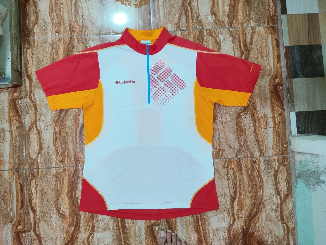 Columbia Trekshirt (Category: Activewear) located in General Santos City (Dadiangas). Submitted by alfredanth42291 (Listing ID 1469831168, Image 1). Description: COLUMBIA TREKSHIRT white/dark orange/yellow orange womens L (W-20 L-27.5) -quickdry ✓excellent condition 235 #hiking #mountaineering #outdoor #camping.