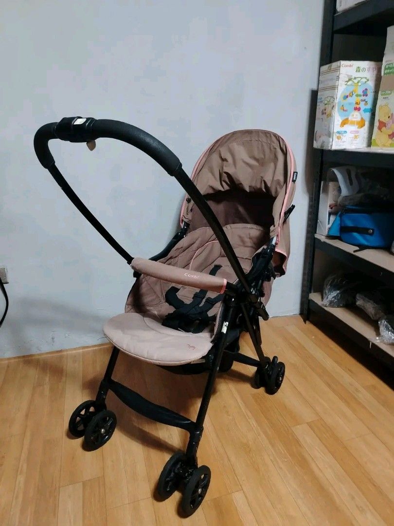 Combi mechacal first (Category: Strollers) located in Dasmarinas. Submitted by sheanne0828 (Listing ID 1469782084, Image 2). Description: ❤️ Combi Mechacal First❤️ 💥‼️ Mine @ 1,750 only‼️ 💥 ❤️Combi Mechacal First❤️ 0 to 4yo Fully reclinable seat Reversible handle One hand Compact fold Lightweight Washable fabric Clean and ready to use.
