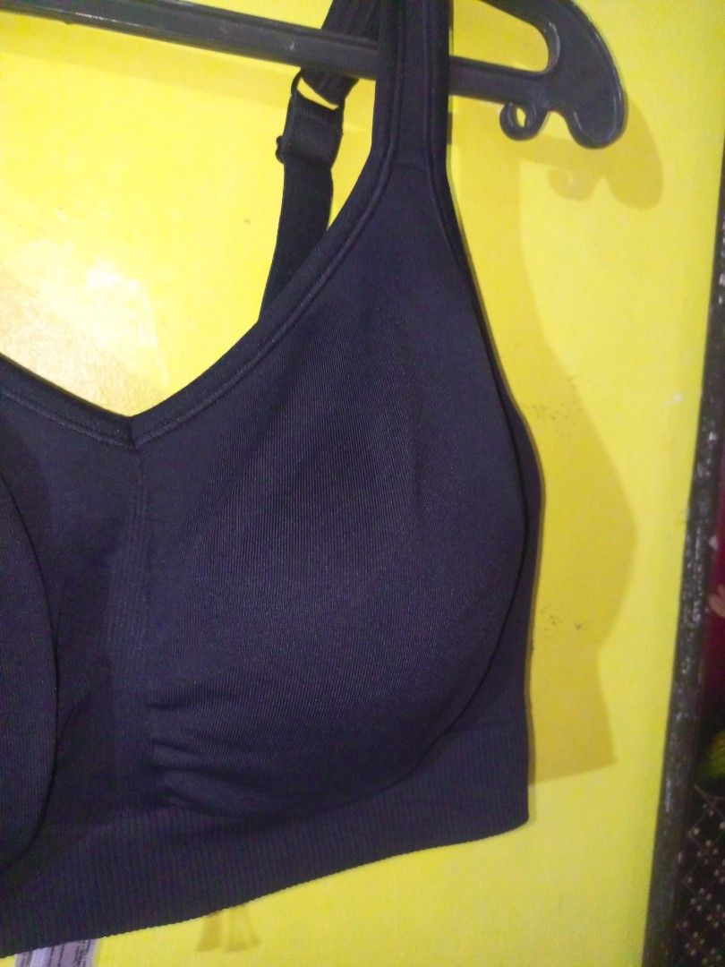 Comfy Bra Size: Large (Category: Undergarments & Loungewear) located in Navotas City. Submitted by vanilla_sandalwood (Listing ID 1469849031, Image 2). Description: -Brand: Bravado Design -Size: Large -Color: Black -Comfy Bra Removable Pads -Stretchy Fabric -Like New -Ukay US Bale wash na po ito.