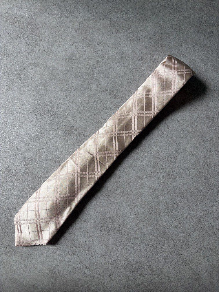 Comme ca men pink striped necktie (Category: Ties) located in Pasig City. Submitted by chamoisee (Listing ID 1469800176, Image 1). Description: Comme ca men pink striped necktie .