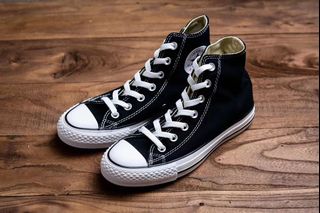 (Category: ) located in . Submitted by khai.uasneakers (Listing ID 1469824739, Image 1). Description: .