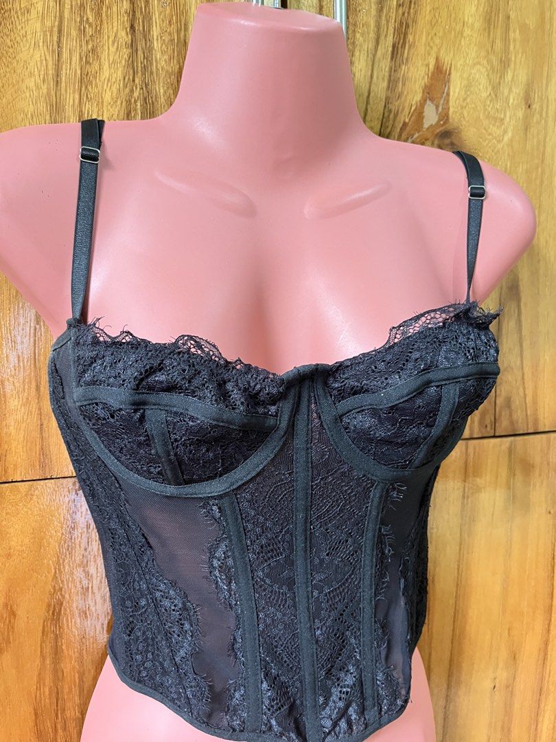 Corset Black Sleeveless Top (Category: Sleeveless) located in Cabanatuan. Submitted by winx_closeth (Listing ID 1469830266, Image 2). Description: Soft Boning Small on tag, but perfect for medium (for bigger bust).