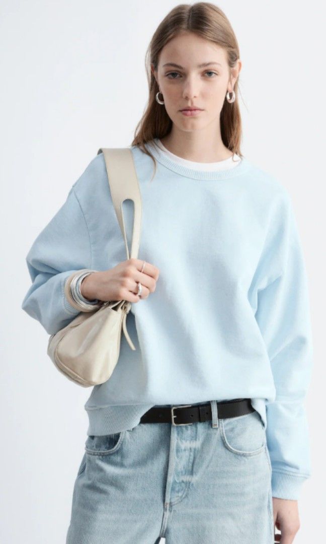 COS Light Knit Baby Blue Top (Category: Longsleeves) located in Quezon City. Submitted by chph2nd (Listing ID 1469763289, Image 1). Description: XS on tag but runs very big. can fit up to xl. super stretchy..