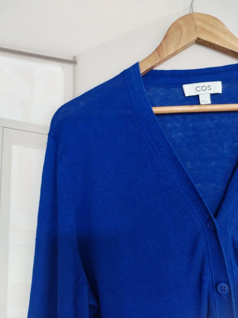 Cos light knit blazer (Category: Coats, Jackets and Outerwear) located in Lucena. Submitted by styleddsc (Listing ID 1469774963, Image 3). Description: .