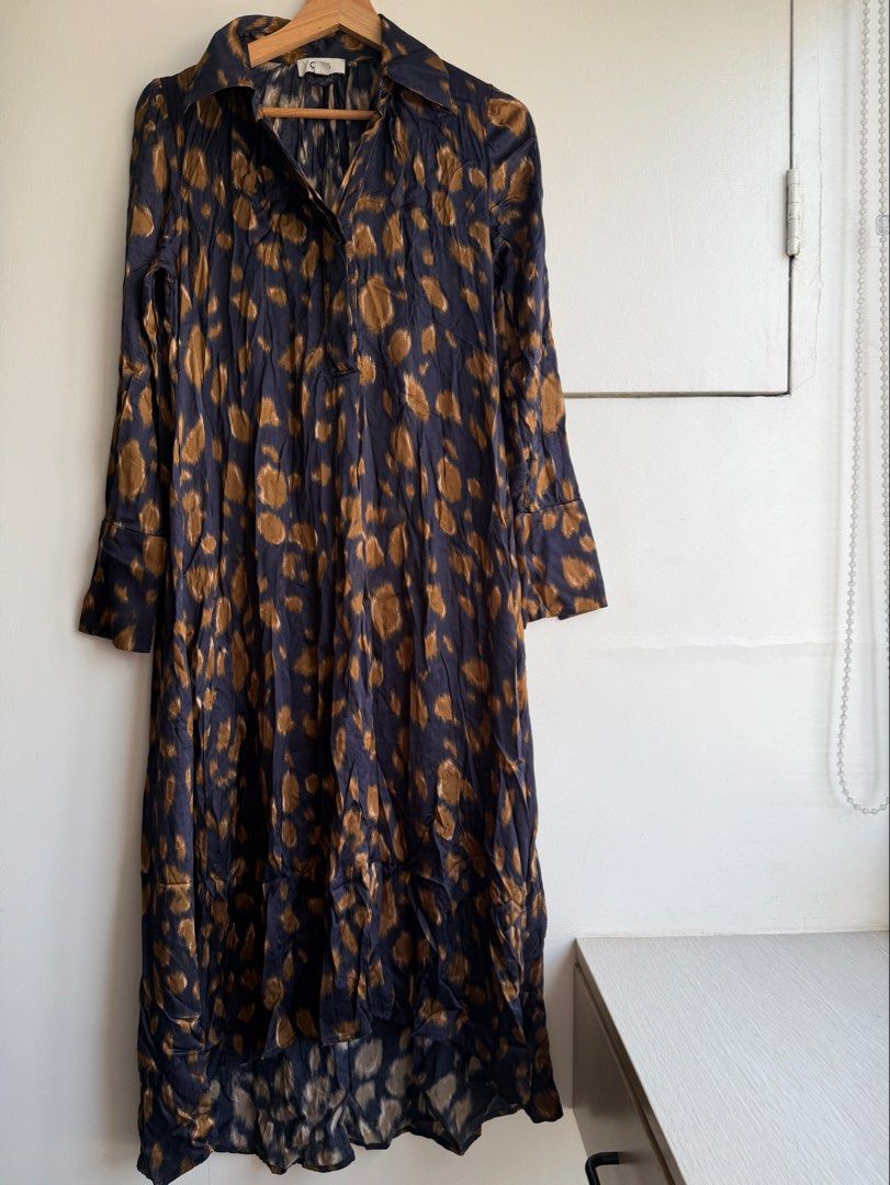 COS Navy Brown Printed Midi Dress (Category: Dresses) located in Quezon City. Submitted by shopgood_mnl (Listing ID 1469848872, Image 3). Description: no belt, fits up to large.