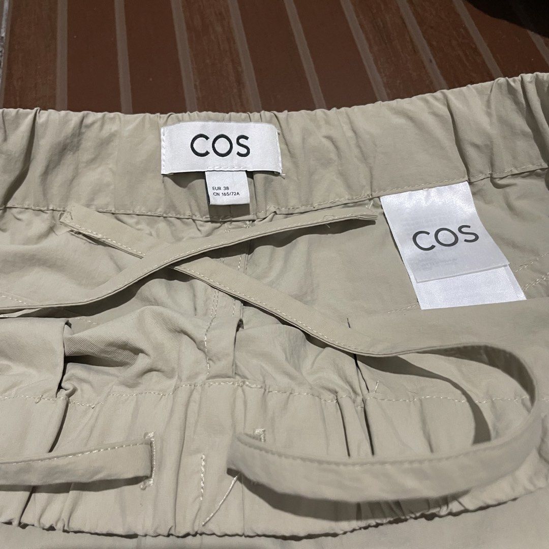 COS Women’s Nylon Short (Category: Shorts) located in Porac. Submitted by good.thriftsph (Listing ID 1469861442, Image 2). Description: Size Medium 38 on tag Actual Waist: 31-36 can fit 30 by using drawstrings One Back Pocket Two side pockets Like New Condition Gcash•JNT•Porac Pampanga.
