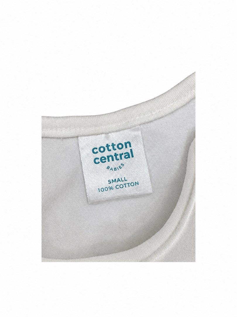 Cotton Central Onesie (0-3M) (Category: Babies & Kids Fashion) located in Angeles City. Submitted by aeapreloved (Listing ID 1469929761, Image 2). Description: Cotton Central Basic White Onesie 🤍 * Size: Small * 100% cotton * Classic white short-sleeve design * Snap-button closure A versatile basic that goes with anything!.
