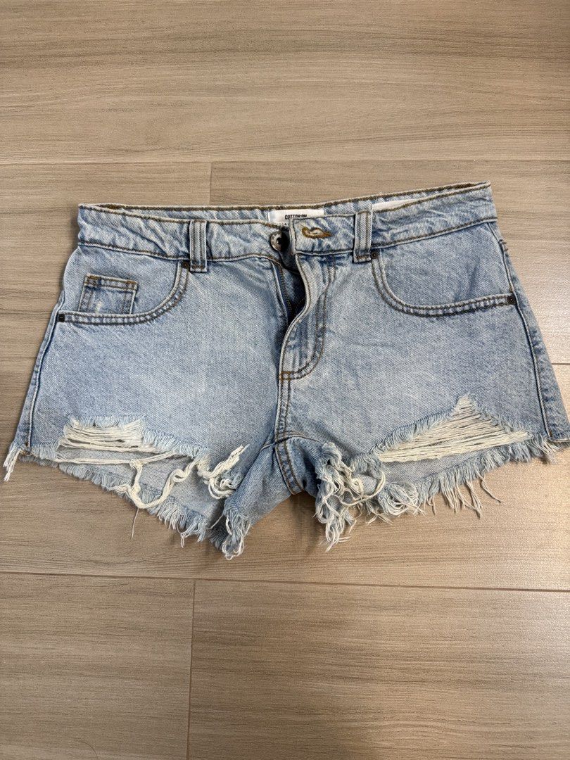 Cotton On Low Rise Denim Shorts US4 (Category: Shorts) located in Manila. Submitted by bella_boo (Listing ID 1469845839, Image 1). Description: tags: subdued brandy melville hollister urban revivo urban outfitters edikted shein bershka stradivarius pull and bear hnm cotton on.