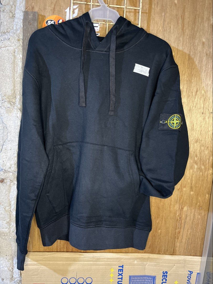Cp company (Category: Coats, Jackets and Outerwear) located in Caloocan City. Submitted by style_hoods (Listing ID 1469903249, Image 1). Description: A premium quality stone island sweatshirt Size medium Dimes: 23/26 Color black Hoddie jacket. Excellent condition..