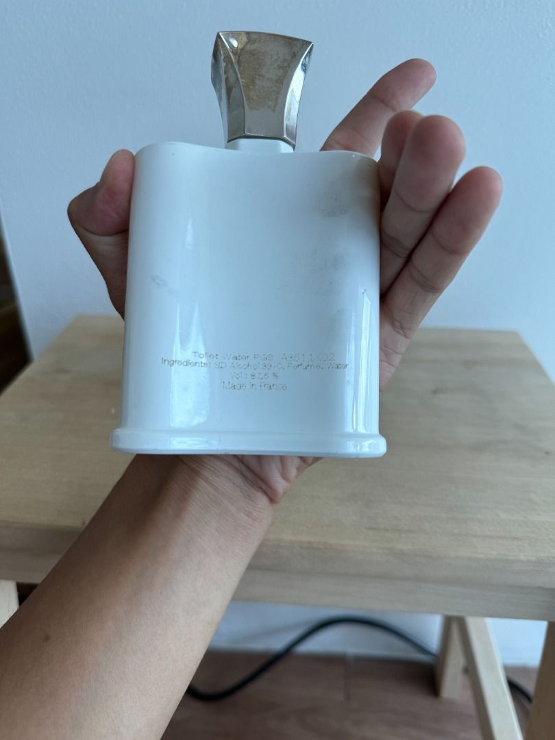 CREED SILVER MOUNTAIN WATER 120ML 85% JUICE LEVEL (Category: Fragrance & Deodorants) located in Taguig. Submitted by rioperfumecollection888 (Listing ID 1469801434, Image 3). Description: Bought from Japan. 11X01 Batch 2011 2-3x more potent than new batch Perfume only. No box Shipping from Pasay Stored in dry cool place Im a collector.