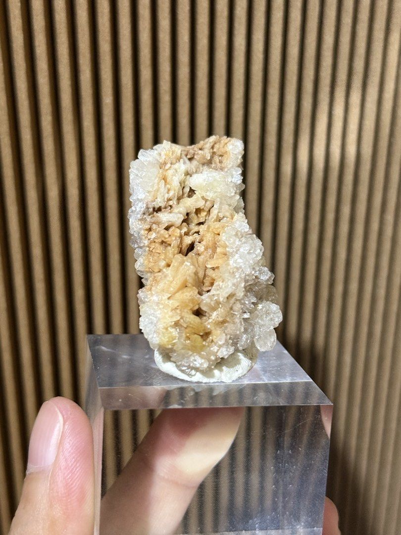 Creedite Minerals (Category: Precious Stones) located in Quezon City. Submitted by stellavarietas (Listing ID 1469927259, Image 3). Description: 💎CREEDITE MINERALS FOR SALE 💎 Batch 1 1. 650 2. 700 3. 610 4. 390 5. 430 DM to Claim with Batch 1 DM for Bundle Price.