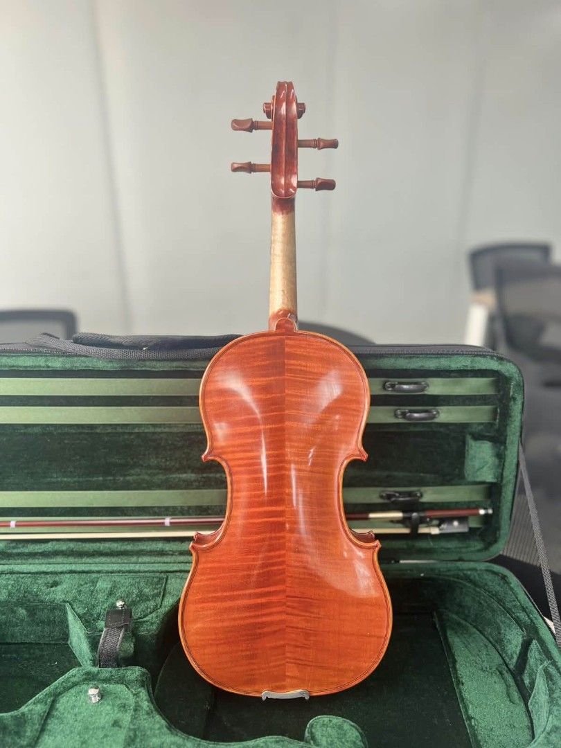 CREMONA SV-1240 MAESTRO FIRST SERIES (Category: Other Audio Equipment) located in Manila. Submitted by bright_ambnzn (Listing ID 1469916576, Image 2). Description: .
