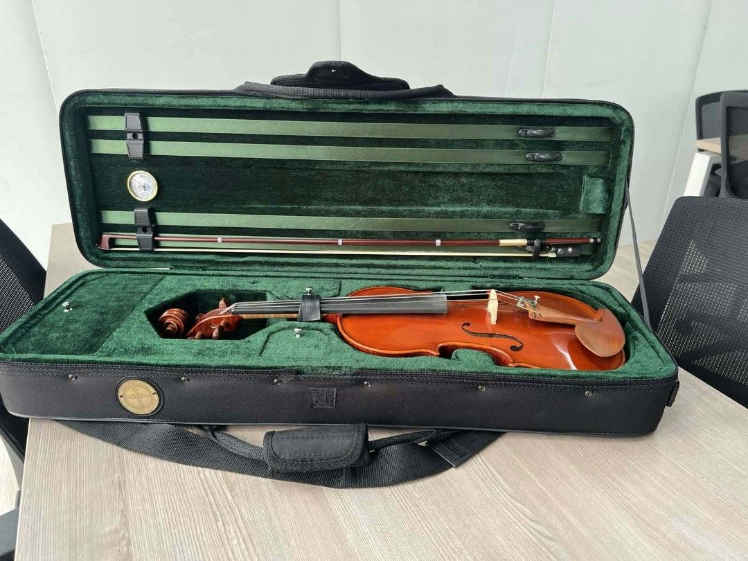 CREMONA SV-1240 MAESTRO FIRST SERIES (Category: Other Audio Equipment) located in Manila. Submitted by bright_ambnzn (Listing ID 1469916576, Image 3). Description: .